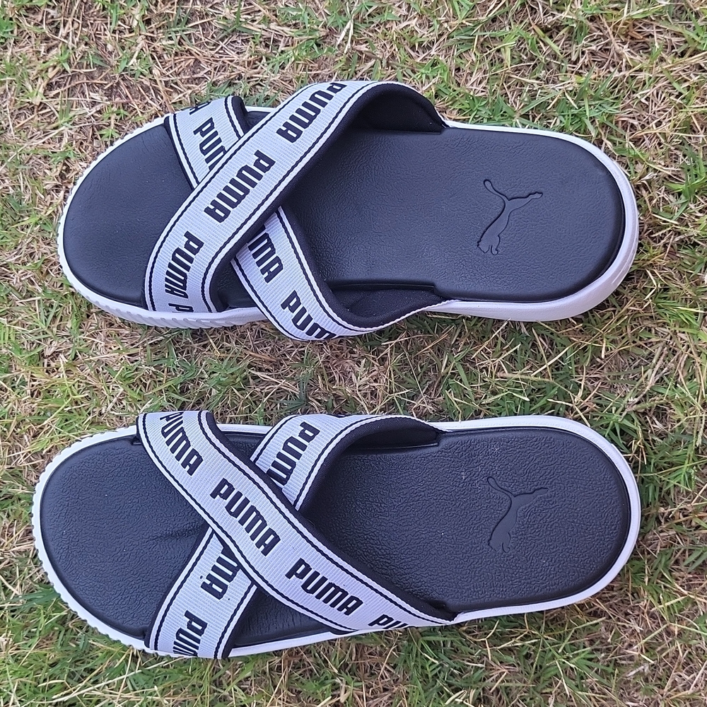 Puma sandals size w8.5